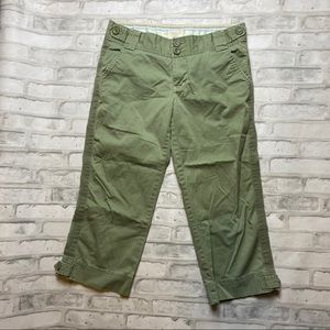 American Eagle Cropped Green Khaki pants - size 4